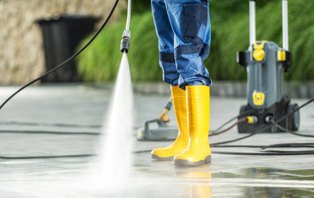 Best Deck Cleaning Services  in West Liberty, KY